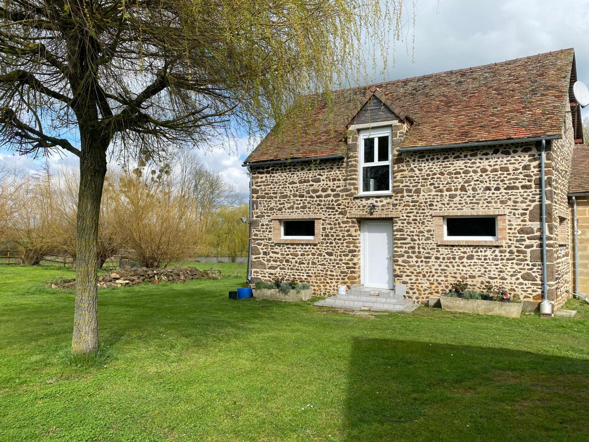Le Petitepinay Bed & Breakfast Moitron-sur-Sarthe Dış mekan fotoğraf